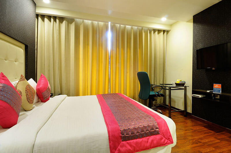 Book Deluxe Room at Hotel City Park, Amritsar